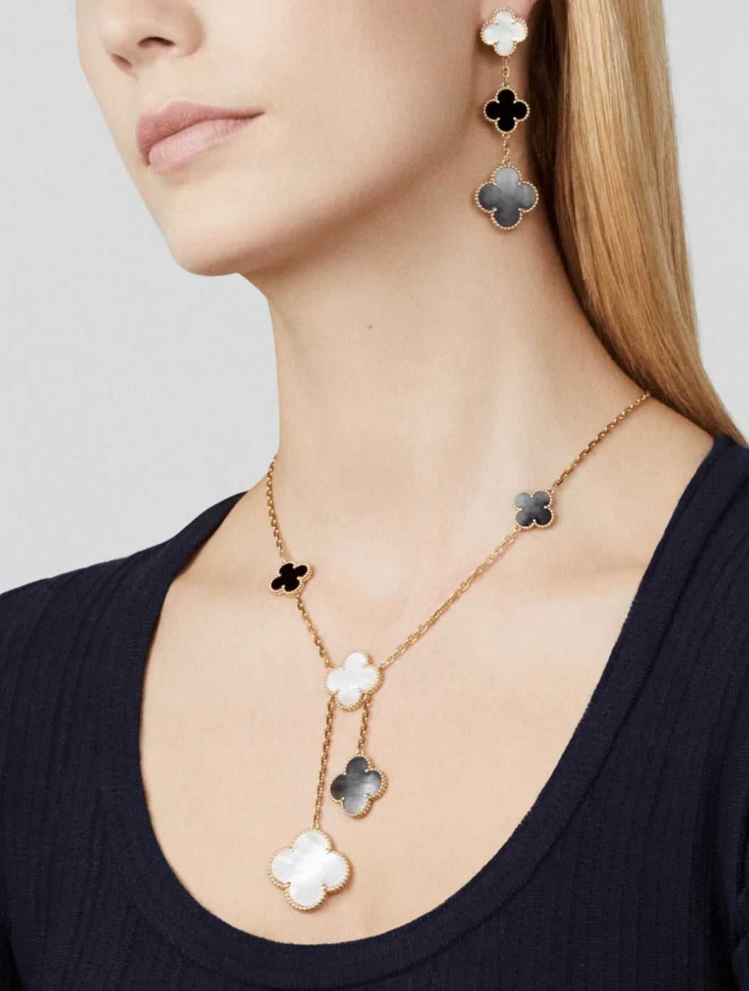 [Rose Tomorrow]CLOVER 3 MOTIF MOP ONYX DARK MOP PINK GOLD EARRINGS