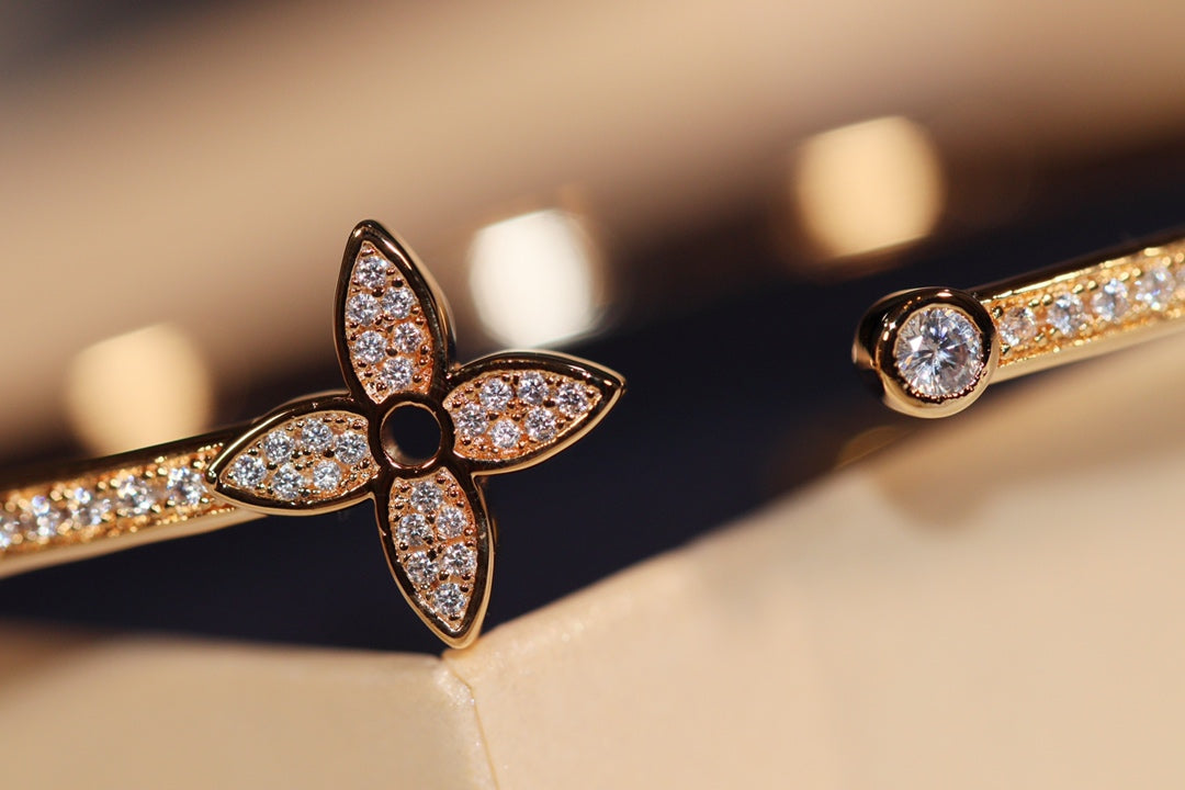[Rose Tomorrow]IDYLLE GOLD OPEN BRACELET DIAMOND PAVED
