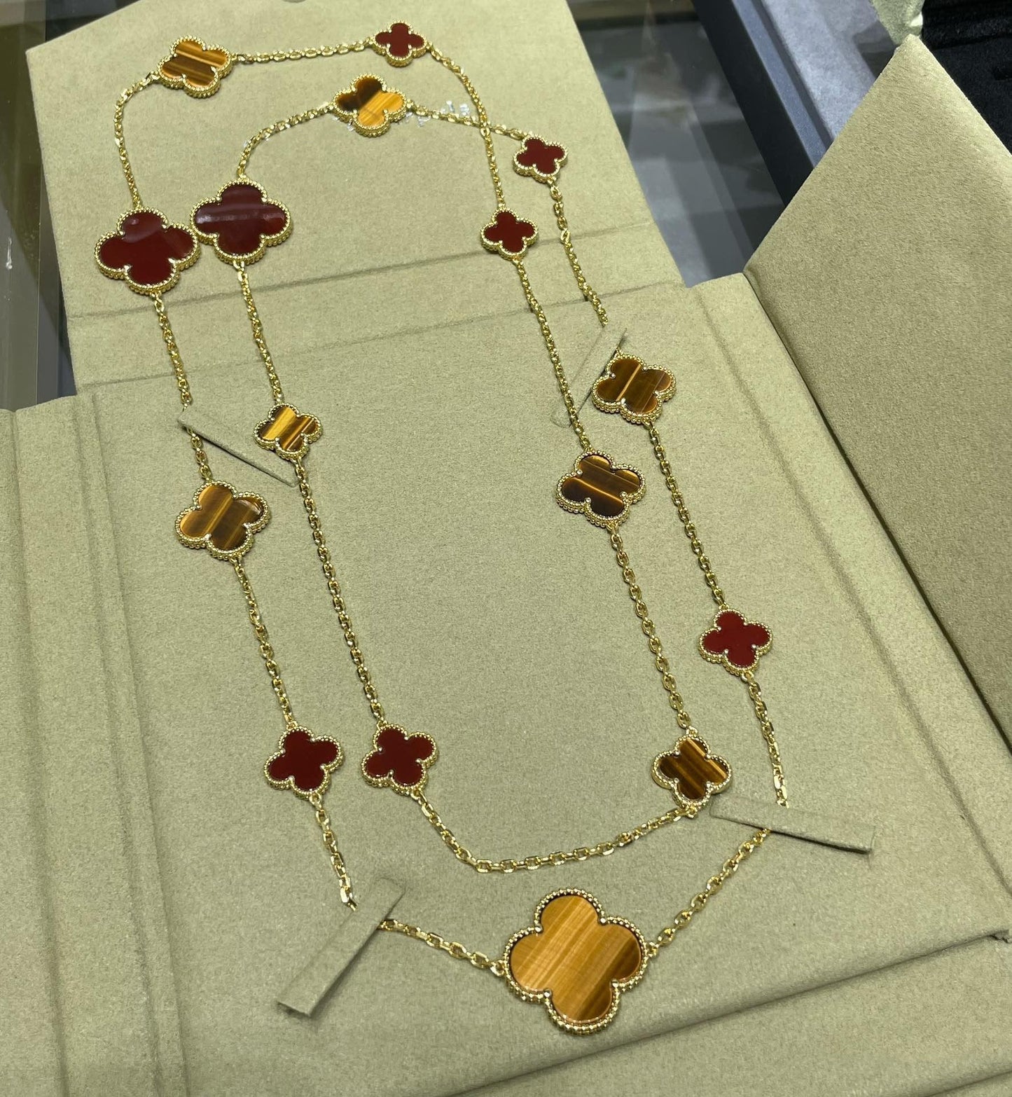 [Rose Tomorrow]CLOVER 16 MOTIF CARNELIAN TIGER EYE ROSE GOLD NECKLACE