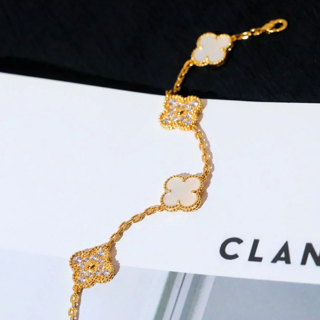 [Rose Tomorrow]CLOVER WHITE PEARL MOP 5 MOTIF BRACELET COLLECTION