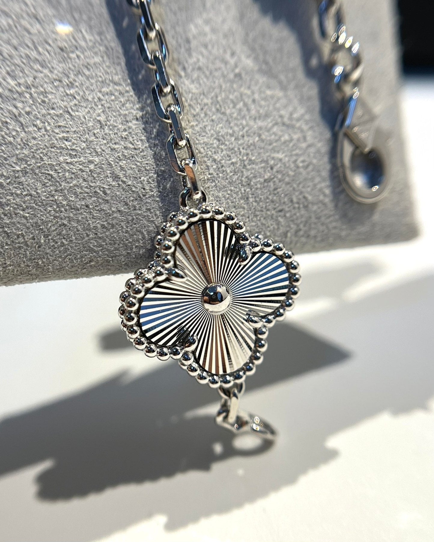 [Rose Tomorrow] CLOVER 5 MOTIF LASER BRACELET COLLECTION
