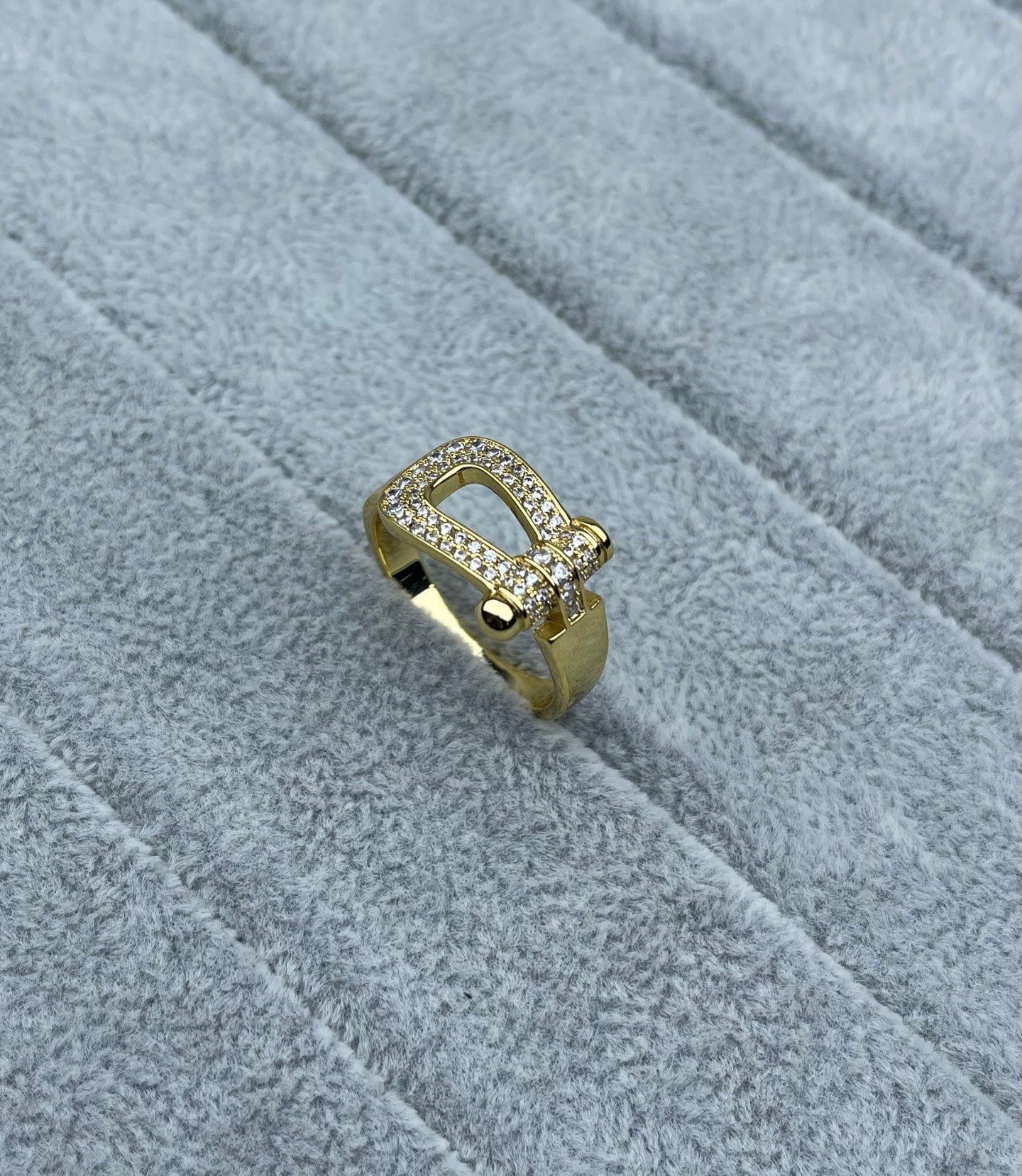 [Rose Tomorrow]Wide Hoof-Shaped Diamond-Studded Ring
