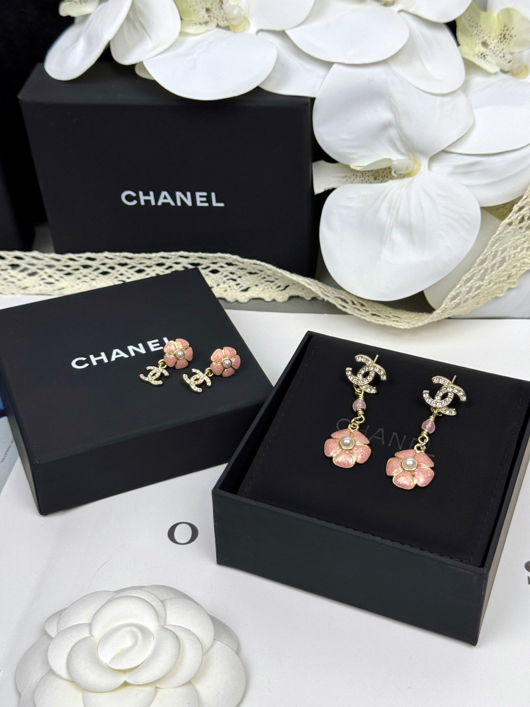 [Rose Tomorrow]26C Pink Camellia Enamel Pendant with Double C Earrings