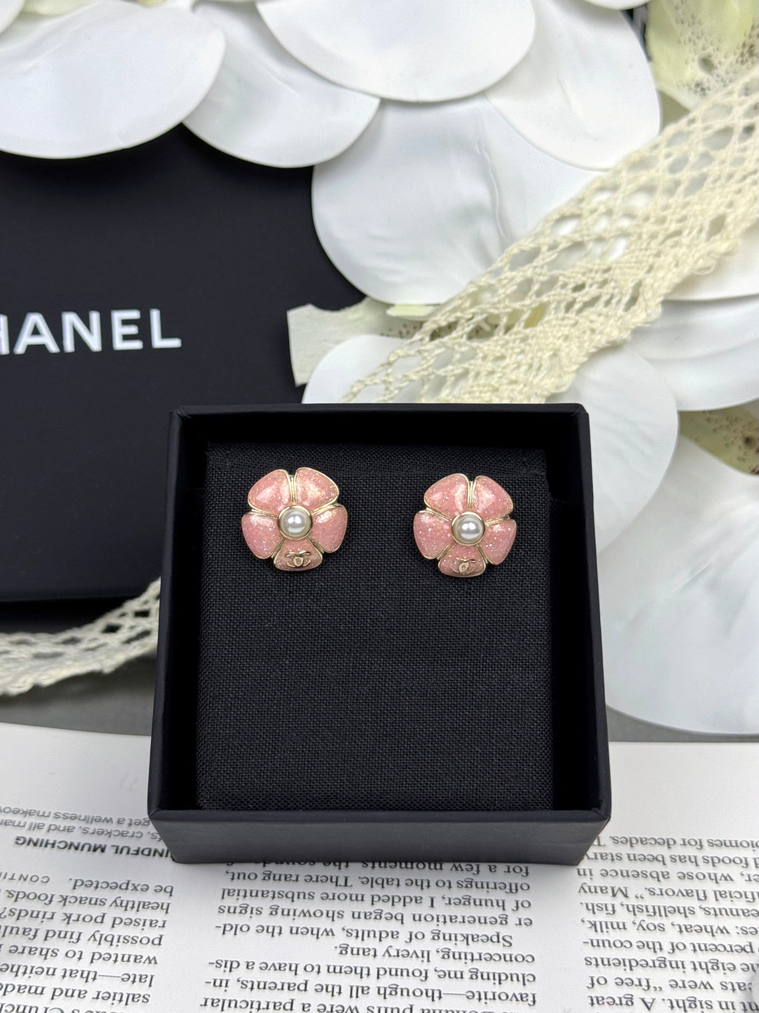 [Rose Tomorrow]26C Pink Camellia Pearl Enamel Stud Earrings
