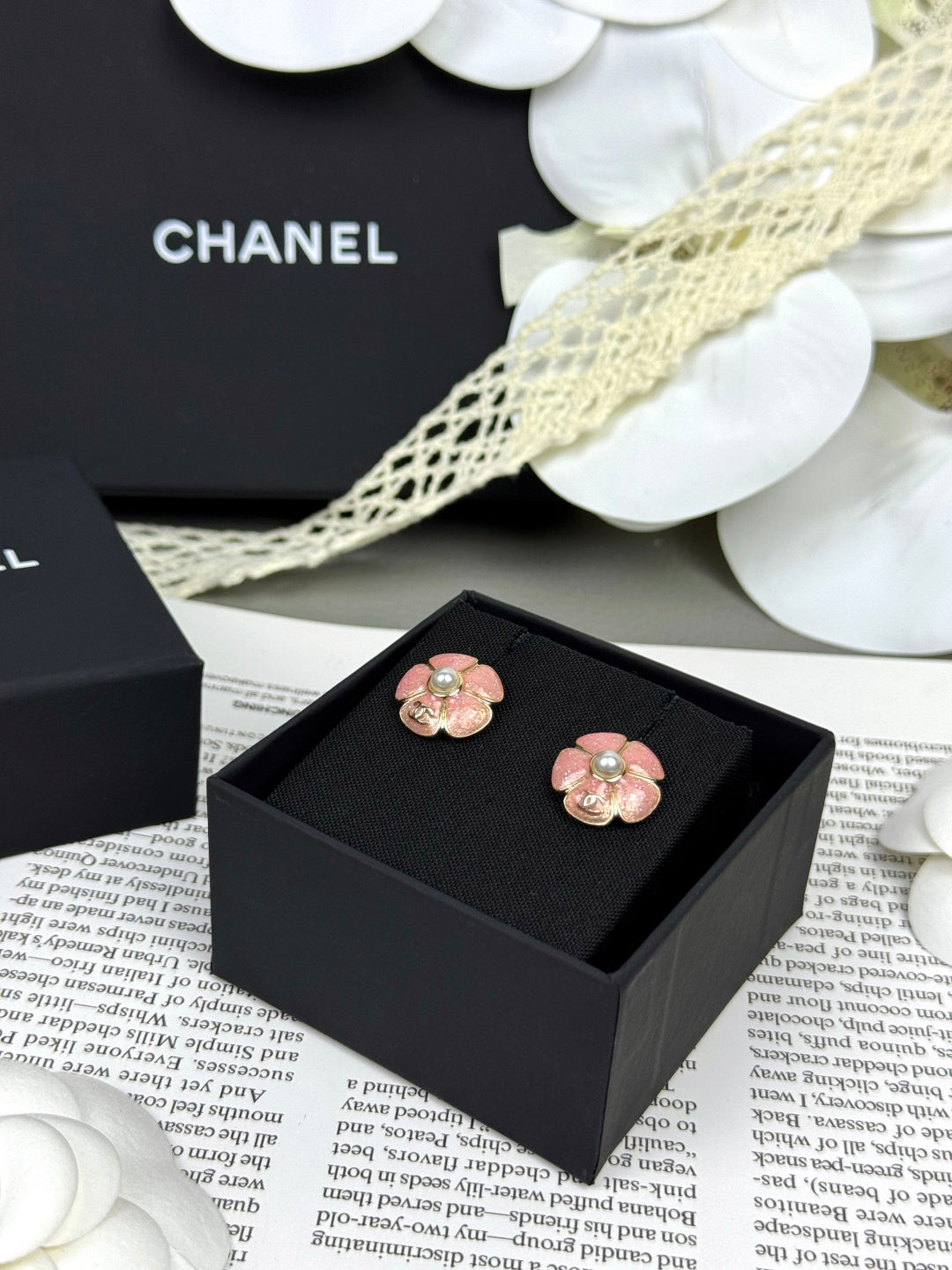 [Rose Tomorrow]26C Pink Camellia Pearl Enamel Stud Earrings
