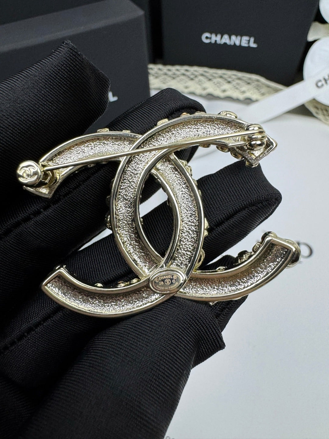 [Rose Tomorrow]26C Pink-White Enamel Ice Cream Cone Double C Brooch