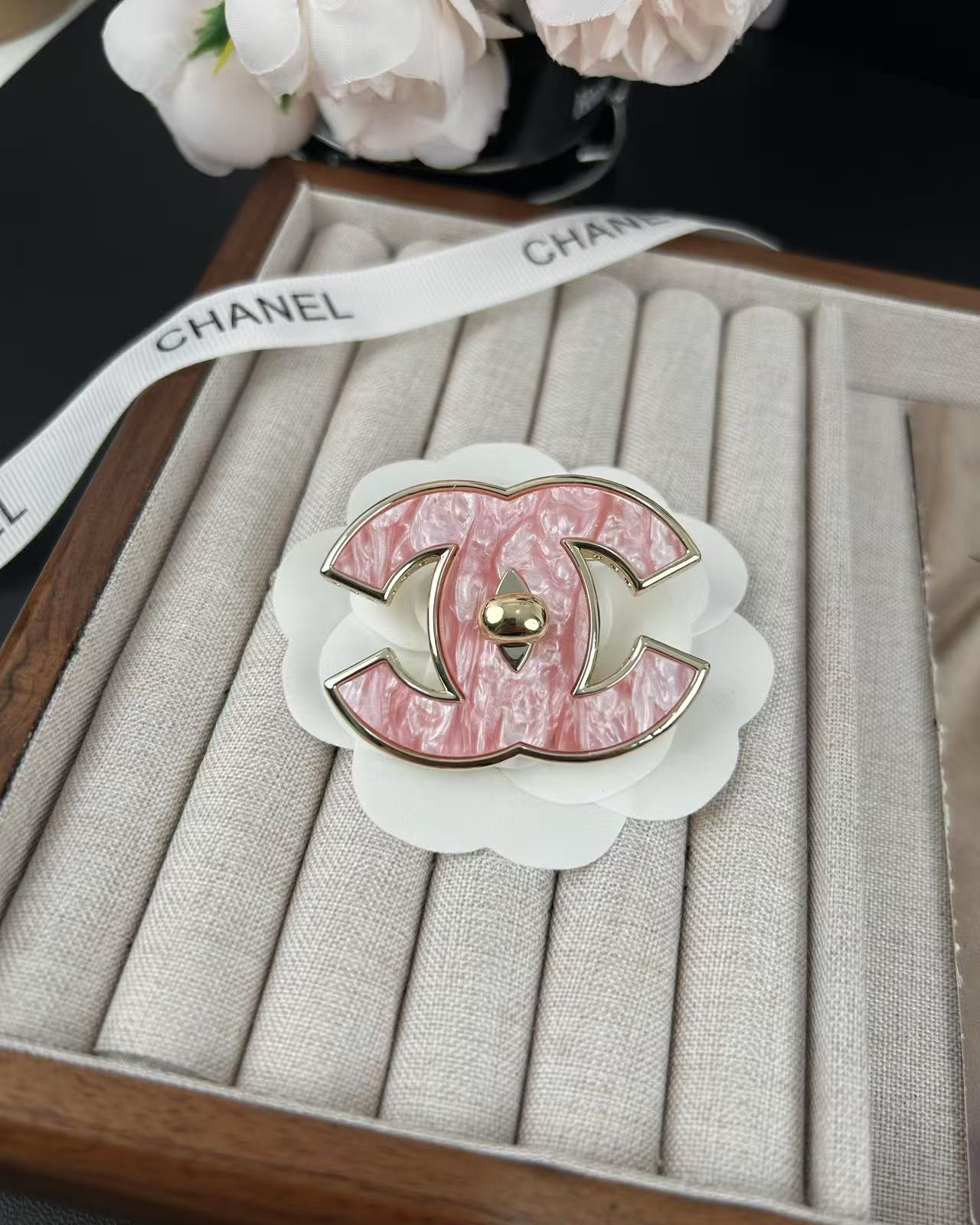 [Rose Tomorrow]Pink Resin Classic Brooch 5cm