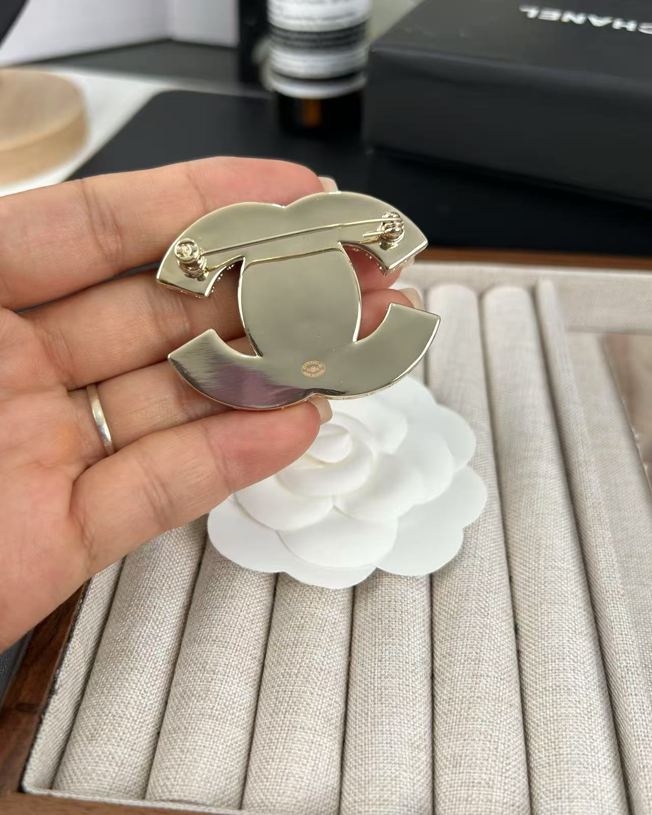 [Rose Tomorrow]Pink Resin Classic Brooch 5cm
