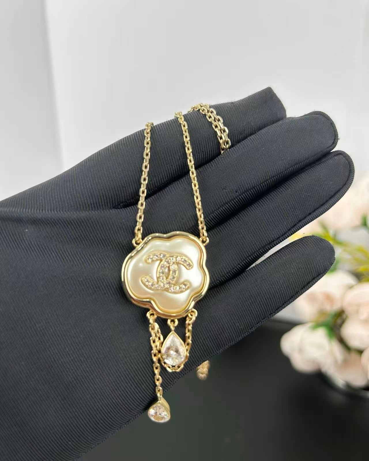[Rose Tomorrow]Cloud Pearl Mother-of-Pearl Diamond Chain Pendant Necklace