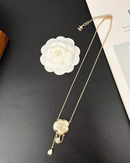 [Rose Tomorrow]Cloud Pearl Mother-of-Pearl Diamond Chain Pendant Necklace