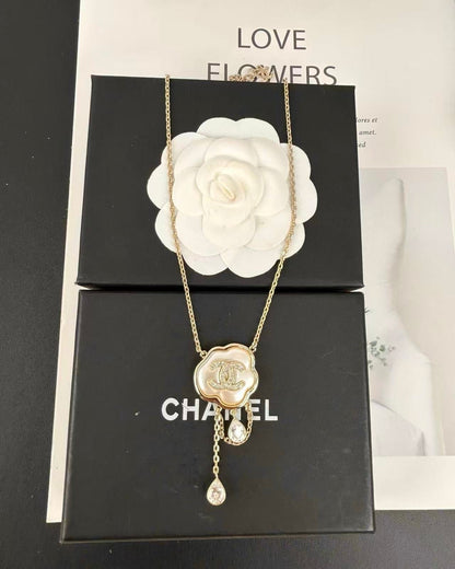[Rose Tomorrow]Cloud Pearl Mother-of-Pearl Diamond Chain Pendant Necklace