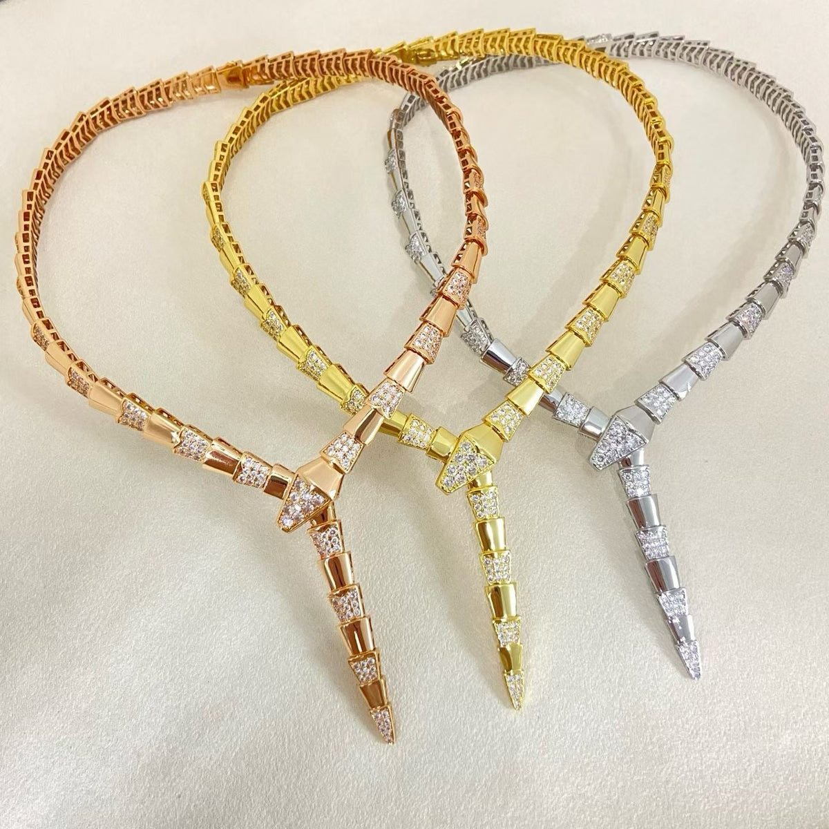 [Rose Tomorrow]新作 幅広インレイドダイヤモンド スネークネックレス