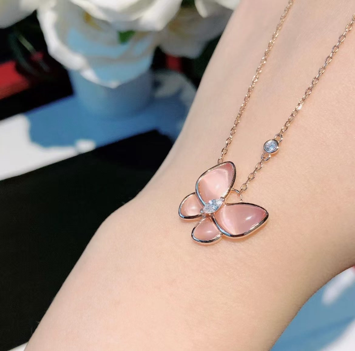 [Rose Tomorrow]BUTTERFLY PINK MOTHER-OF-PEARL DIAMOND NECKLACE