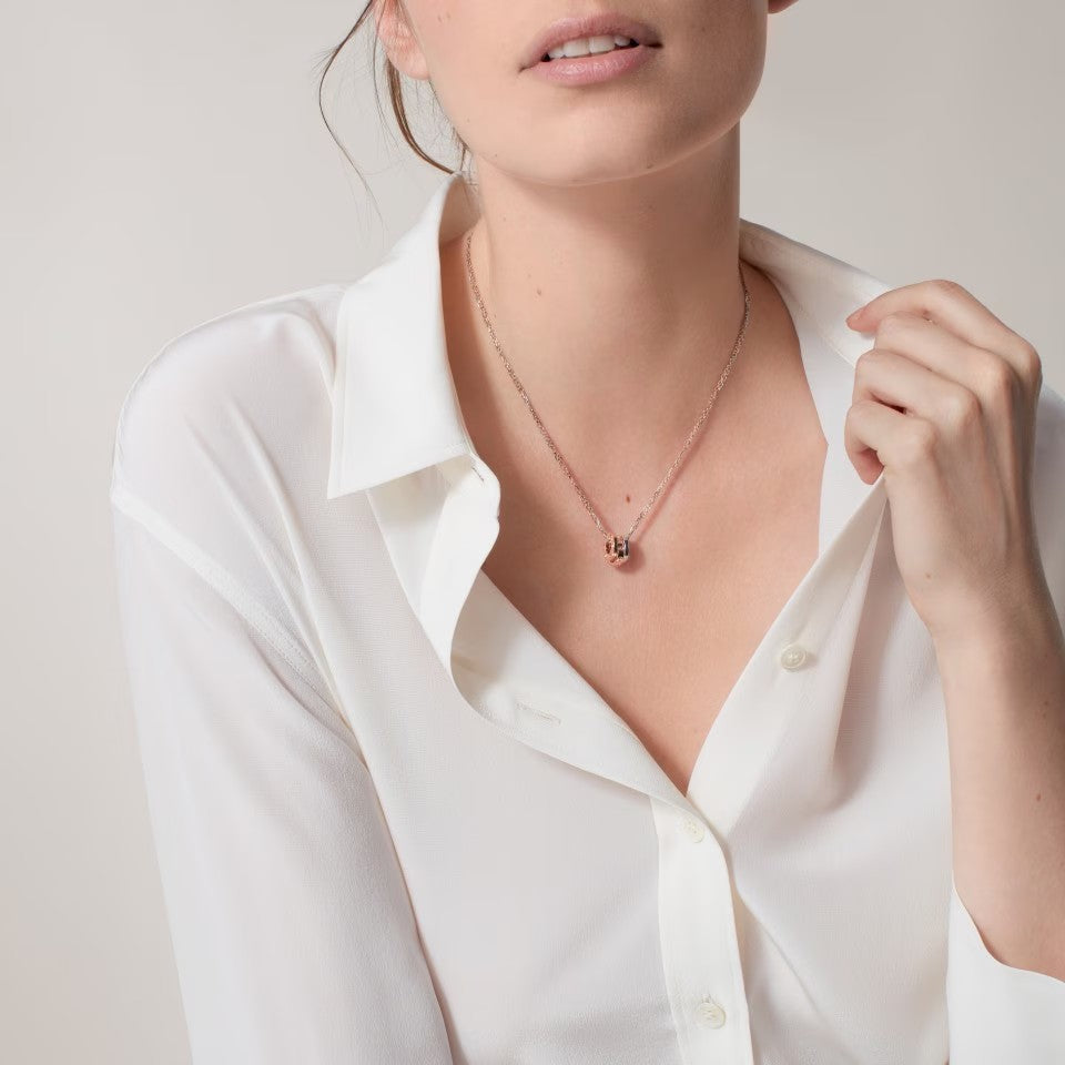 [Rose Tomorrow]LOVE 6 DIAMOND PENDANT NECKLACE