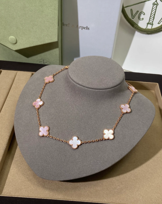 [Rose Tomorrow Jewellery] Pink Necklace with Ten Clover Designs