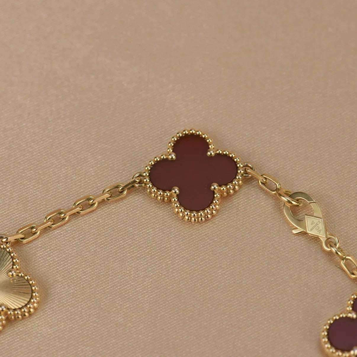 [Rose Tomorrow] CLOVER 5 MOTIF RED CORNELIAN BRACELET COLLECTION