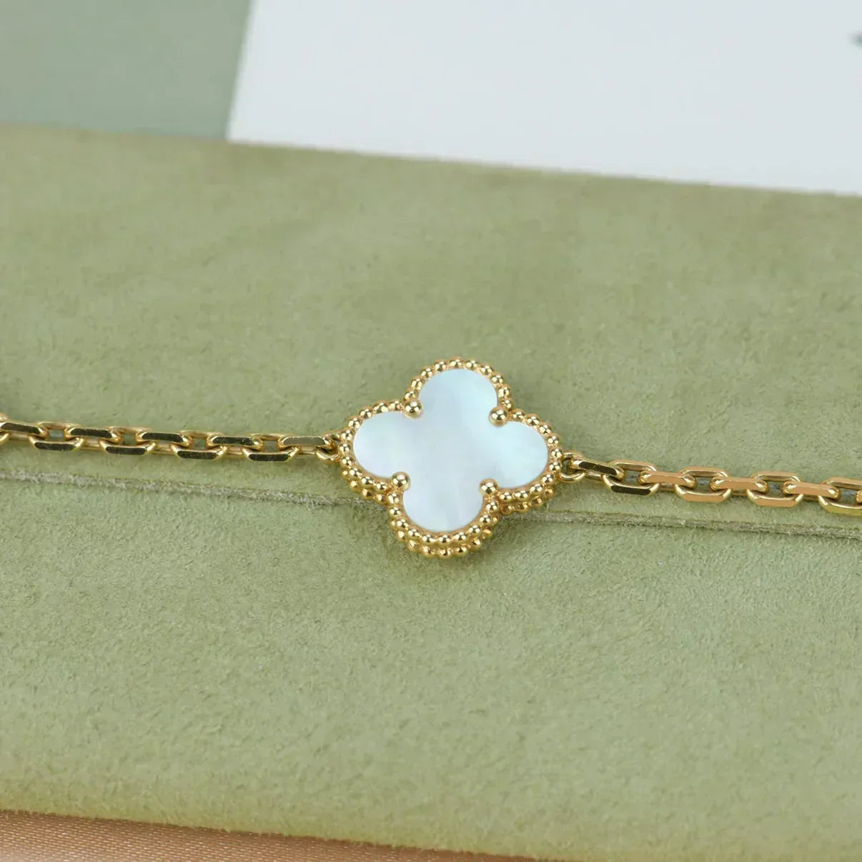 [Rose Tomorrow]CLOVER WHITE PEARL MOP 5 MOTIF BRACELET COLLECTION