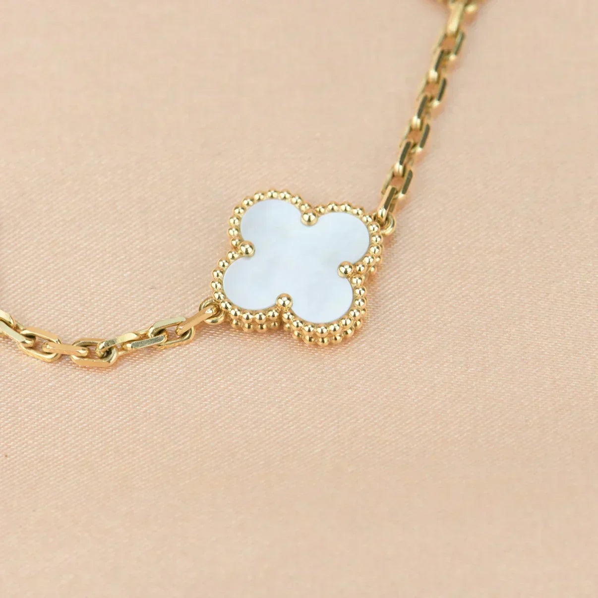 [Rose Tomorrow]CLOVER WHITE PEARL MOP 5 MOTIF BRACELET COLLECTION