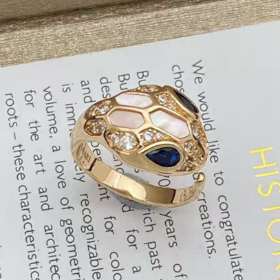 [Rose Tomorrow]BRAND NEW ASSORTED SNAKE HEAD MOTHER OF PEARL RINGS