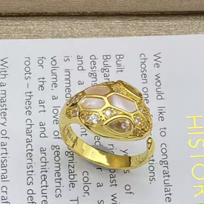 [Rose Tomorrow]BRAND NEW ASSORTED SNAKE HEAD MOTHER OF PEARL RINGS