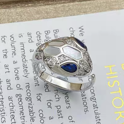 [Rose Tomorrow]BRAND NEW ASSORTED SNAKE HEAD MOTHER OF PEARL RINGS