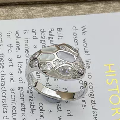 [Rose Tomorrow]BRAND NEW ASSORTED SNAKE HEAD MOTHER OF PEARL RINGS