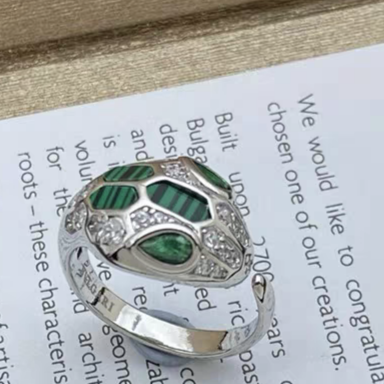 [Rose Tomorrow]BRAND NEW ASSORTED SNAKE HEAD MALACHITE RINGS