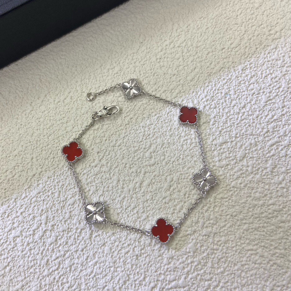 [Rose Tomorrow]CLOVER 6 MOTIF RED AGATE LASER BRACELET
