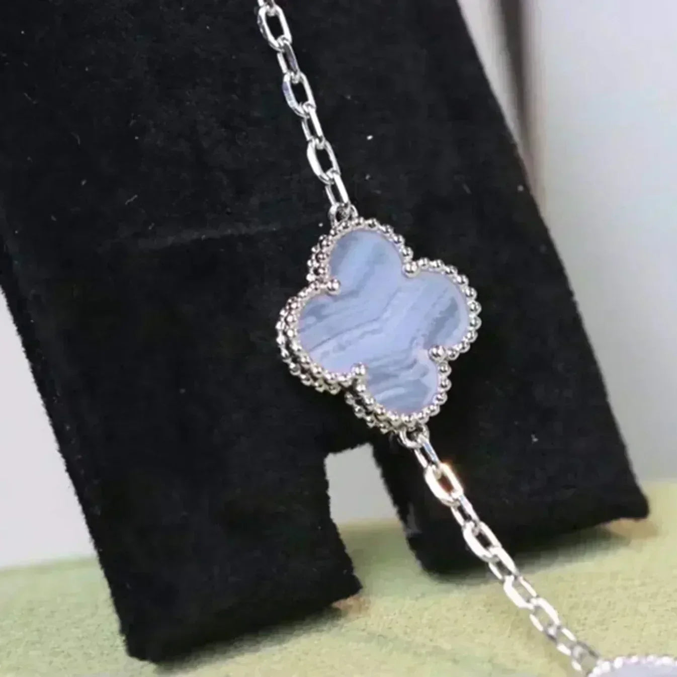 [Rose Tomorrow] CLOVER 5 MOTIF PURPLE CHALCEDONY BRACELET COLLECTION
