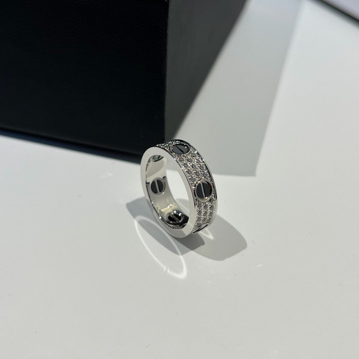 [Rose Tomorrow]LOVE RING 5.5MM DIAMONDS PAVED CERAMIC