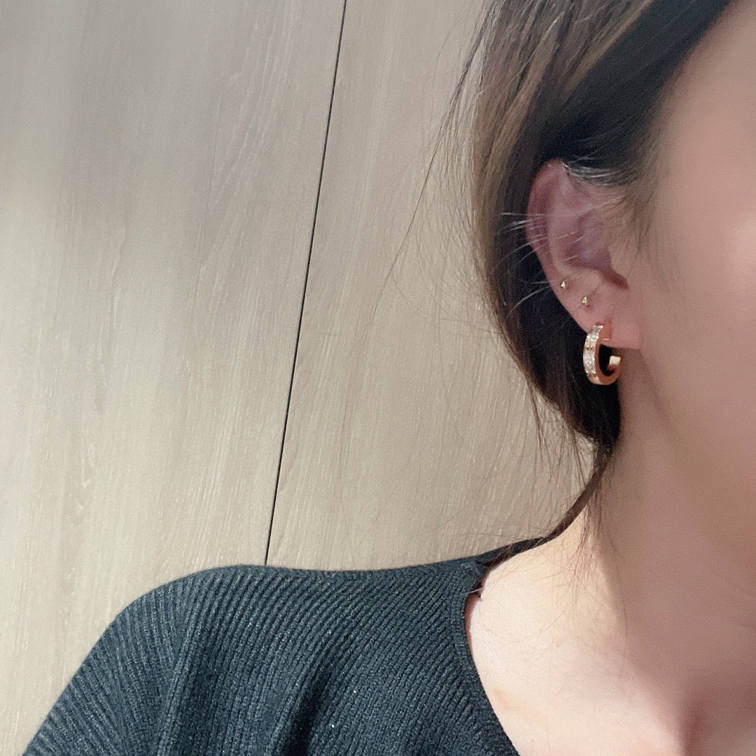 [Rose Tomorrow]LOVE 5.5MM DIAMOND PAVED EARRINGS