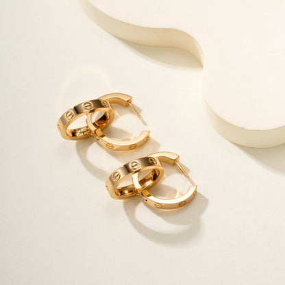 [Rose Tomorrow]LOVE 3.3MM DANGLE HALF DIAMOND EARRINGS