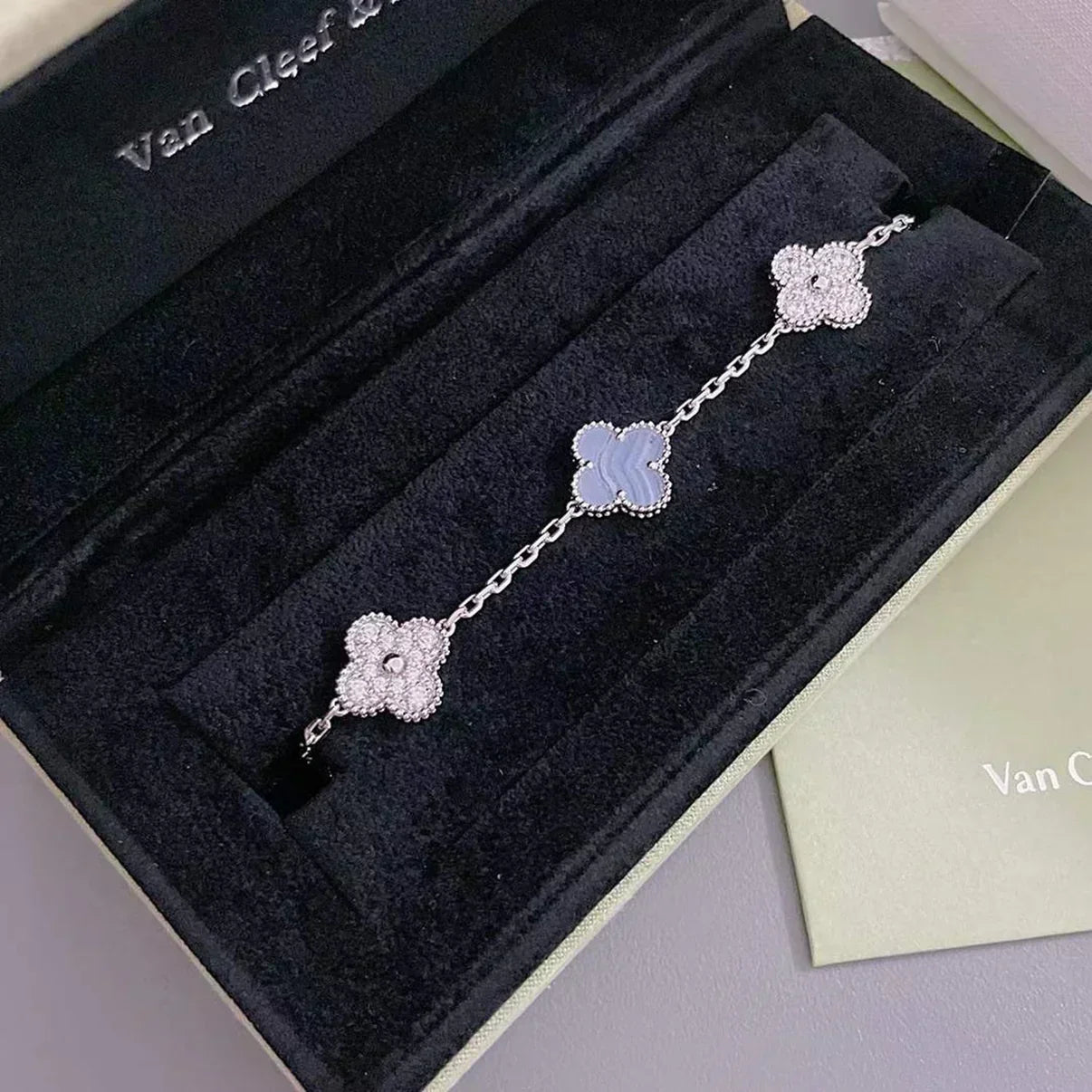 [Rose Tomorrow] CLOVER 5 MOTIF PURPLE CHALCEDONY BRACELET COLLECTION