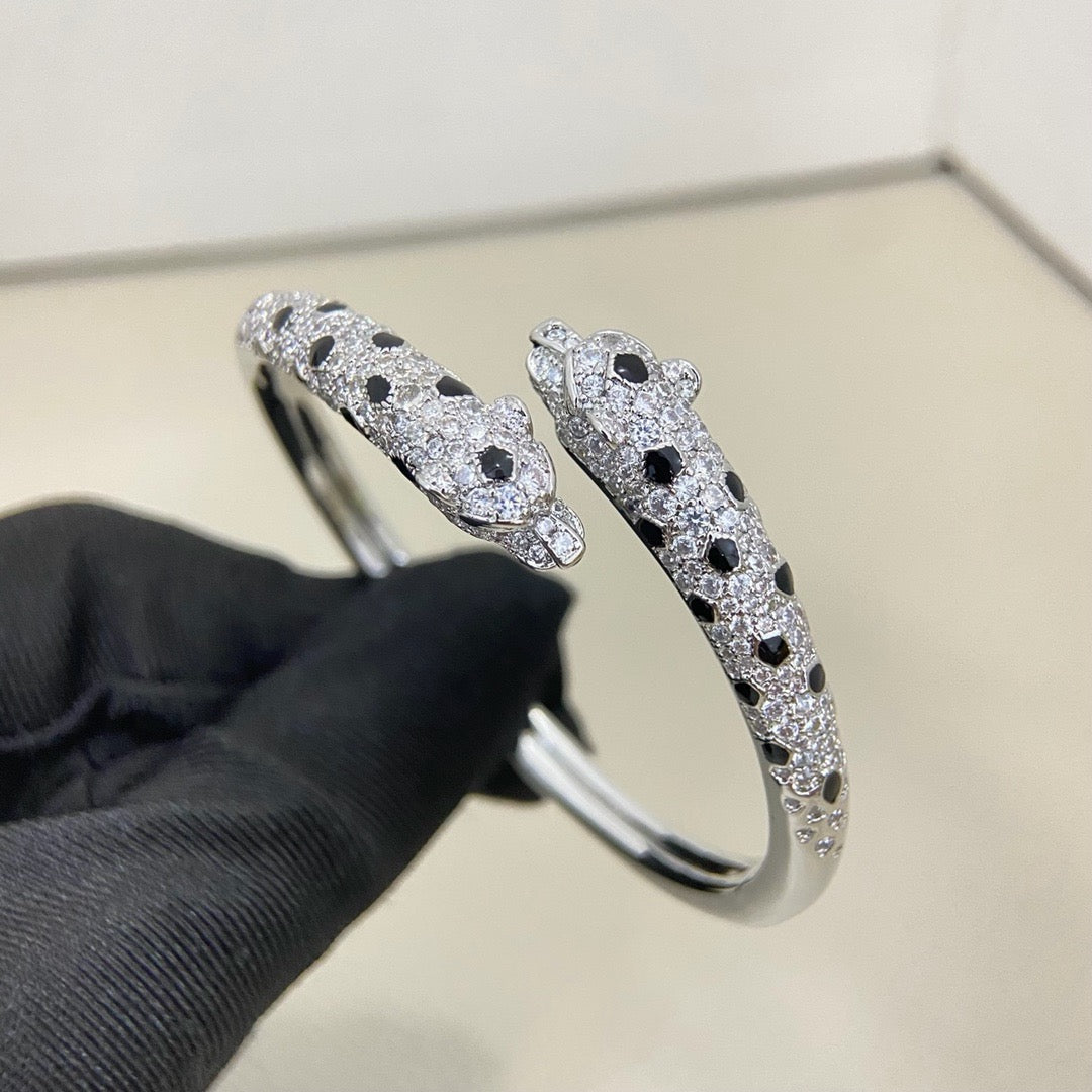 [Rose Tomorrow]PANTHERE DOUBLE HEADED HALF DIAMOND OPEN BRACELET