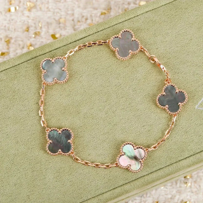 [Rose Tomorrow] CLOVER 5 MOTIF GRAY MOP BRACELET COLLECTION