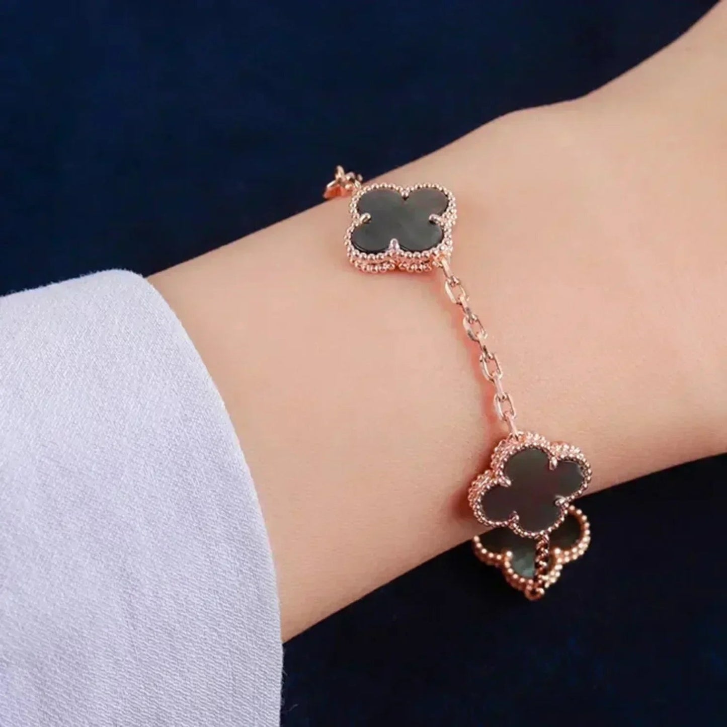 [Rose Tomorrow] CLOVER 5 MOTIF GRAY MOP BRACELET COLLECTION