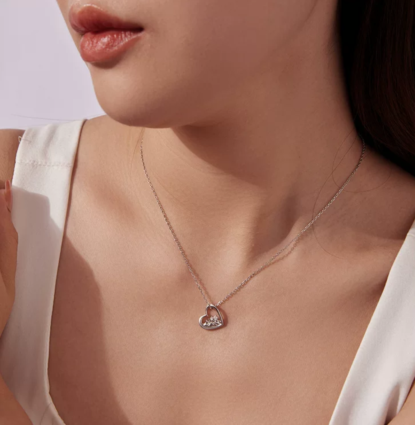 Heart-Shaped Far Mountain Necklace