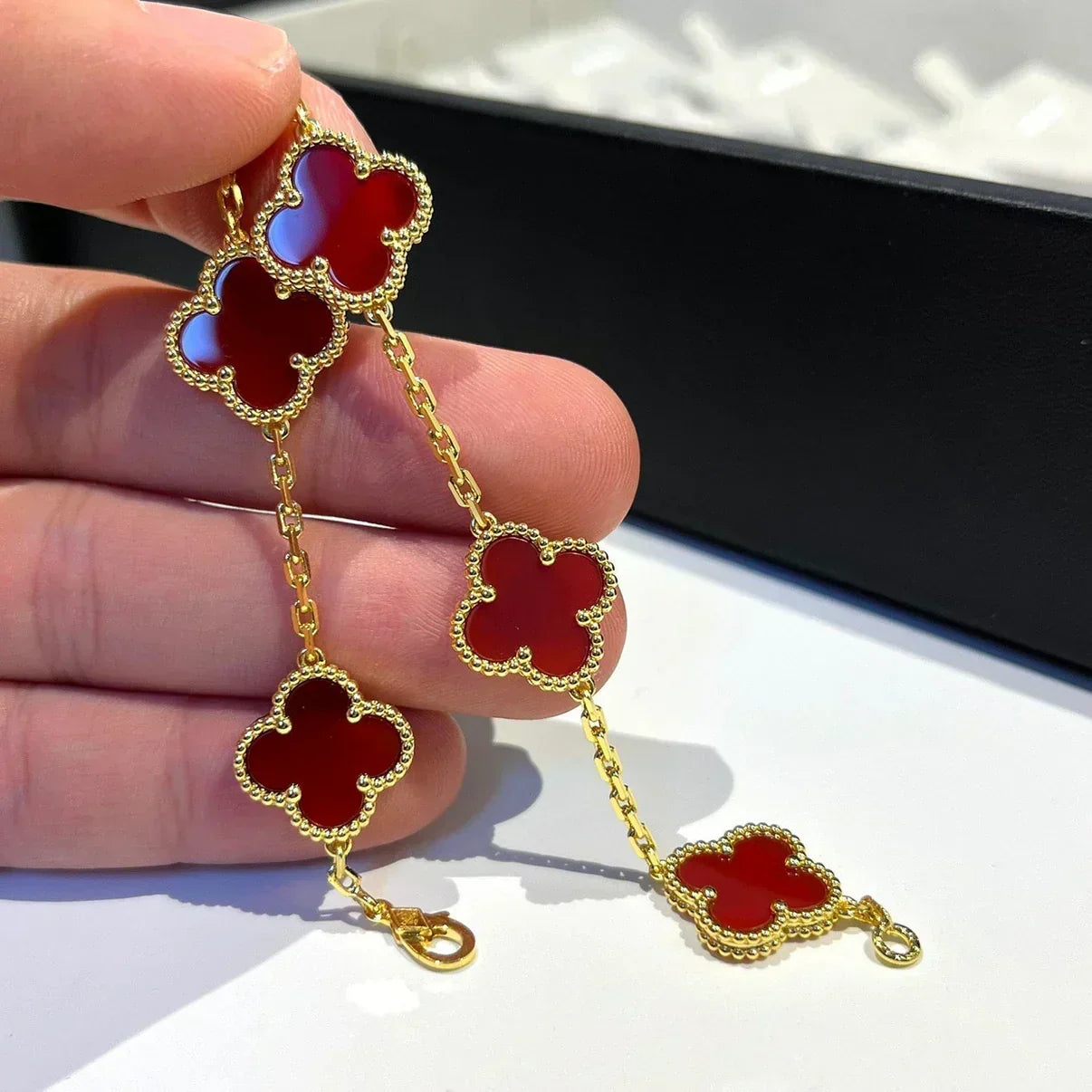 [Rose Tomorrow] CLOVER 5 MOTIF RED CORNELIAN BRACELET COLLECTION