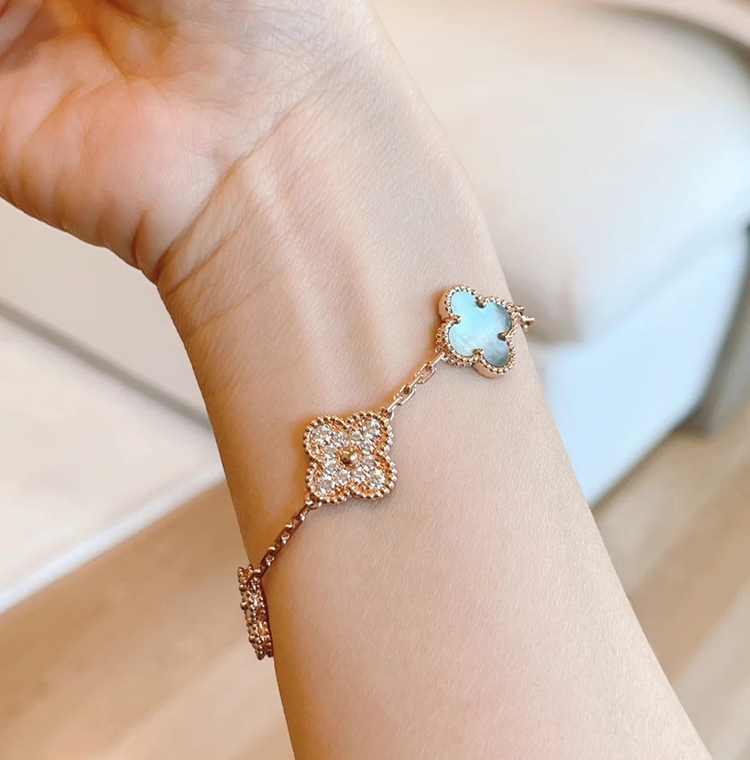 [Rose Tomorrow] CLOVER 5 MOTIF GRAY MOP BRACELET COLLECTION