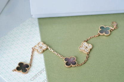 [Rose Tomorrow] CLOVER 5 MOTIF GRAY MOP BRACELET COLLECTION