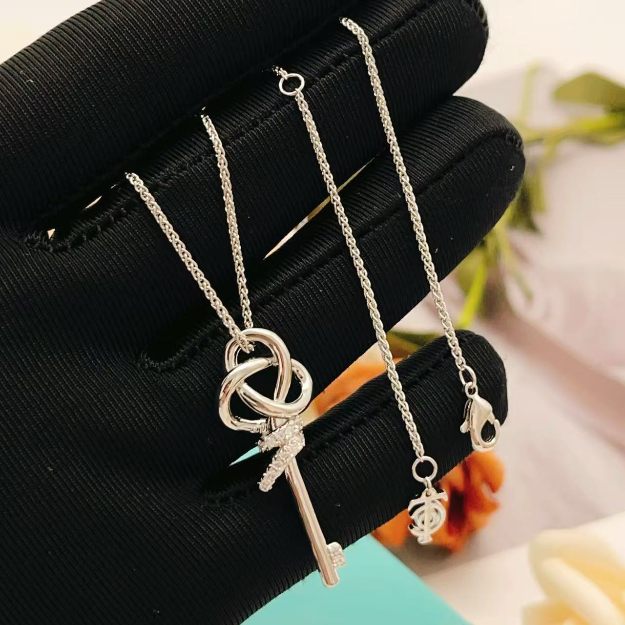 [✨Rose💎] TF KEY PENDANT NECKLACE