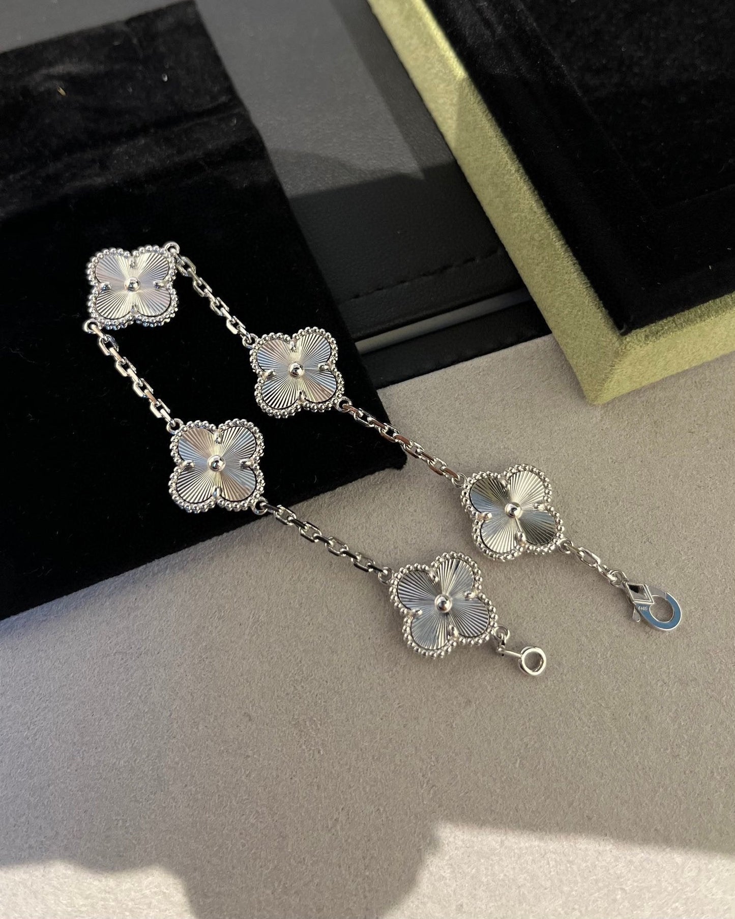 [Rose Tomorrow] CLOVER 5 MOTIF LASER BRACELET COLLECTION